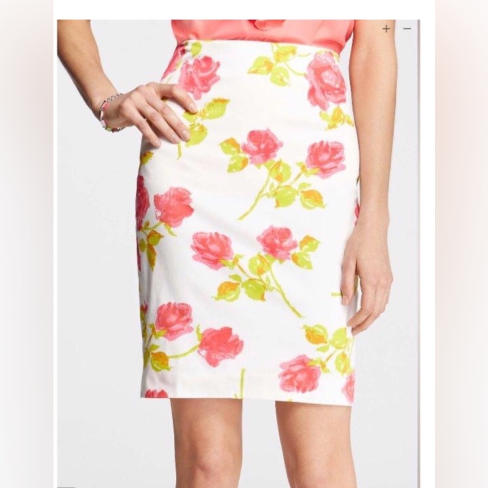 Ann Taylor Size 12 White & Pink Rose Print Pencil Skirt Garden Print Work Casual